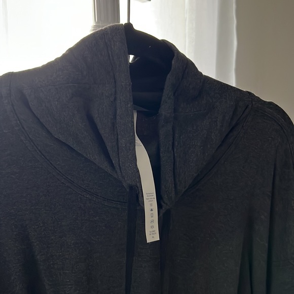 Lululemon Twisted and Tucked Long sleeve gray pullover drawstring sweatshirt 4 - Picture 2 of 11